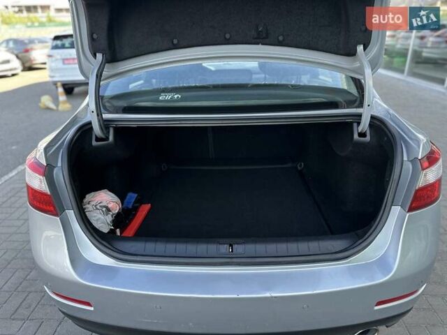 Рено Латитьюд 2011 в Киеве на Automoto.ua Серый Рено Латитьюд, объемом двигателя 2 л и пробегом 187 тыс. км за 7000 $, фото 15 на Automoto.ua