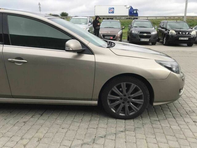 Серый Рено Латитьюд, объемом двигателя 2 л и пробегом 260 тыс. км за 6640 $, фото 3 на Automoto.ua