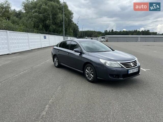 Серый Рено Латитьюд, объемом двигателя 2 л и пробегом 194 тыс. км за 7500 $, фото 1 на Automoto.ua