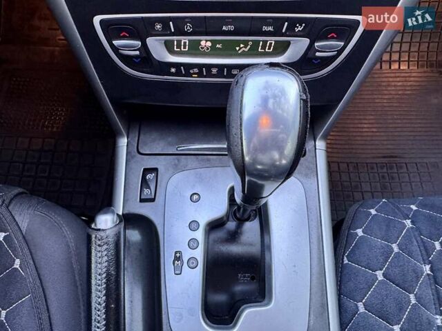 Рено Латитьюд 2011 в Одессе на Automoto.ua Серый Рено Латитьюд, объемом двигателя 2 л и пробегом 161 тыс. км за 6999 $, фото 52 на Automoto.ua