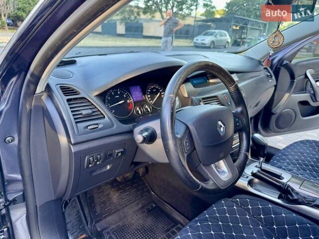 Рено Латитьюд 2011 в Одессе на Automoto.ua Серый Рено Латитьюд, объемом двигателя 2 л и пробегом 161 тыс. км за 6999 $, фото 40 на Automoto.ua