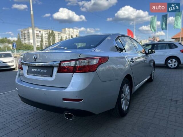 Рено Латитьюд 2011 в Киеве на Automoto.ua Серый Рено Латитьюд, объемом двигателя 2 л и пробегом 187 тыс. км за 7000 $, фото 5 на Automoto.ua