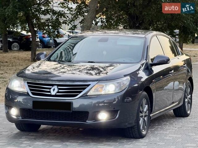 Рено Латитьюд 2011 в Одессе на Automoto.ua Серый Рено Латитьюд, объемом двигателя 2 л и пробегом 161 тыс. км за 6999 $, фото 25 на Automoto.ua