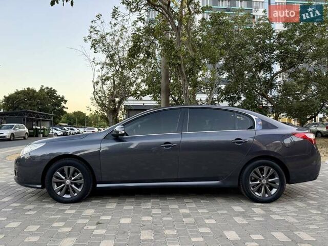 Рено Латитьюд 2011 в Одессе на Automoto.ua Серый Рено Латитьюд, объемом двигателя 2 л и пробегом 161 тыс. км за 6999 $, фото 24 на Automoto.ua