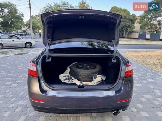 Рено Латитьюд 2011 в Одессе на Automoto.ua Серый Рено Латитьюд, объемом двигателя 2 л и пробегом 161 тыс. км за 6999 $, фото 48 на Automoto.ua