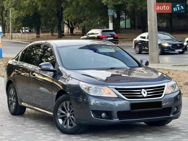 Рено Латитьюд 2011 в Одессе на Automoto.ua Серый Рено Латитьюд, объемом двигателя 2 л и пробегом 161 тыс. км за 6999 $, фото 5 на Automoto.ua