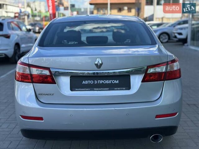 Рено Латитьюд 2011 в Киеве на Automoto.ua Серый Рено Латитьюд, объемом двигателя 2 л и пробегом 187 тыс. км за 7000 $, фото 4 на Automoto.ua