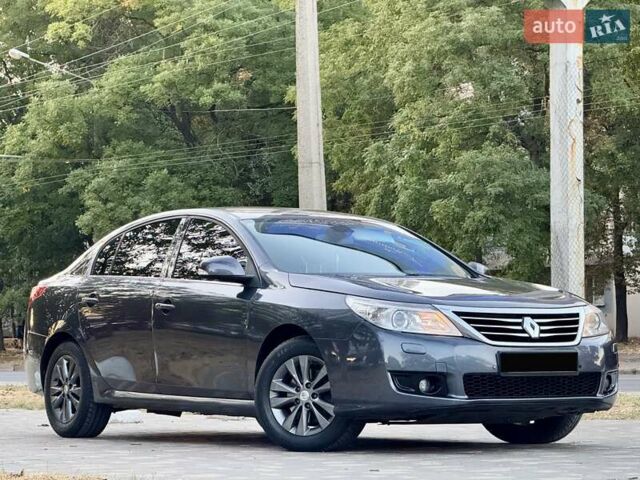 Рено Латитьюд 2011 в Одессе на Automoto.ua Серый Рено Латитьюд, объемом двигателя 2 л и пробегом 161 тыс. км за 6999 $, фото 4 на Automoto.ua