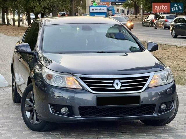 Рено Латитьюд 2011 в Одессе на Automoto.ua Серый Рено Латитьюд, объемом двигателя 2 л и пробегом 161 тыс. км за 6999 $, фото 10 на Automoto.ua
