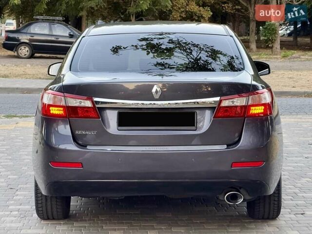 Рено Латитьюд 2011 в Одессе на Automoto.ua Серый Рено Латитьюд, объемом двигателя 2 л и пробегом 161 тыс. км за 6999 $, фото 22 на Automoto.ua