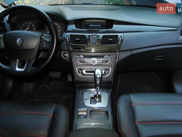 Серый Рено Латитьюд, объемом двигателя 2 л и пробегом 184 тыс. км за 8998 $, фото 21 на Automoto.ua