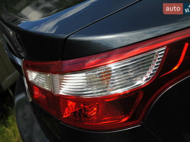 Серый Рено Латитьюд, объемом двигателя 2 л и пробегом 184 тыс. км за 8998 $, фото 14 на Automoto.ua