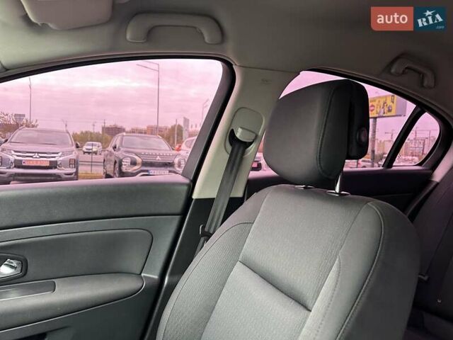 Серый Рено Латитьюд, объемом двигателя 2 л и пробегом 269 тыс. км за 6500 $, фото 22 на Automoto.ua