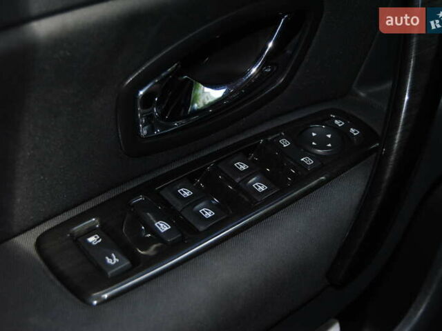 Серый Рено Латитьюд, объемом двигателя 2 л и пробегом 184 тыс. км за 8998 $, фото 30 на Automoto.ua