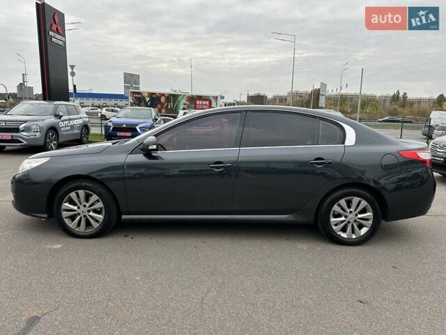 Серый Рено Латитьюд, объемом двигателя 2 л и пробегом 269 тыс. км за 6500 $, фото 4 на Automoto.ua