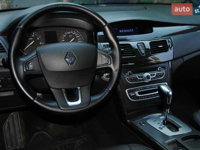 Серый Рено Латитьюд, объемом двигателя 2 л и пробегом 184 тыс. км за 8998 $, фото 22 на Automoto.ua