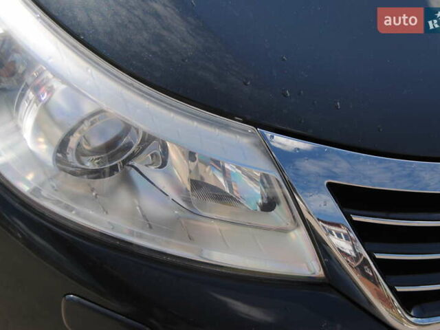 Серый Рено Латитьюд, объемом двигателя 2 л и пробегом 184 тыс. км за 8998 $, фото 7 на Automoto.ua