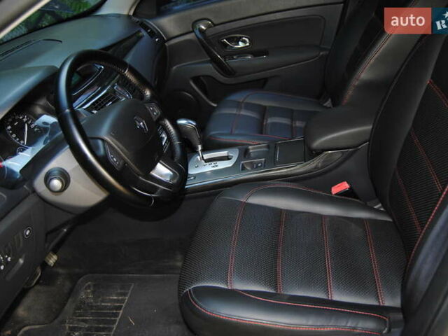 Серый Рено Латитьюд, объемом двигателя 2 л и пробегом 184 тыс. км за 8998 $, фото 20 на Automoto.ua