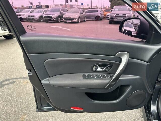 Серый Рено Латитьюд, объемом двигателя 2 л и пробегом 269 тыс. км за 6500 $, фото 11 на Automoto.ua