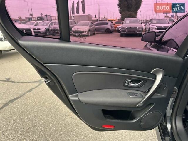 Серый Рено Латитьюд, объемом двигателя 2 л и пробегом 269 тыс. км за 6500 $, фото 25 на Automoto.ua