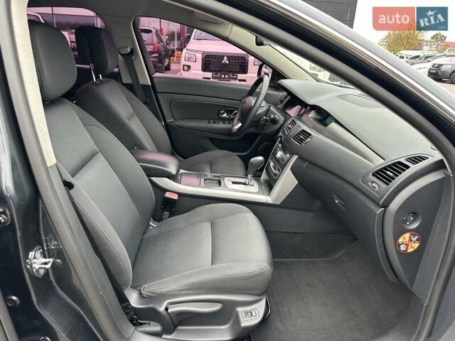 Серый Рено Латитьюд, объемом двигателя 2 л и пробегом 269 тыс. км за 6500 $, фото 23 на Automoto.ua
