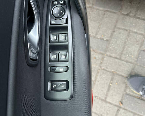 Синий Рено Латитьюд, объемом двигателя 2 л и пробегом 161 тыс. км за 8000 $, фото 14 на Automoto.ua