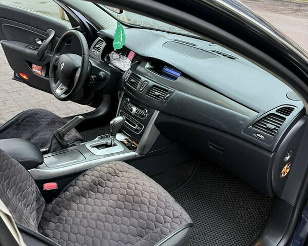 Синий Рено Латитьюд, объемом двигателя 2 л и пробегом 161 тыс. км за 8000 $, фото 20 на Automoto.ua