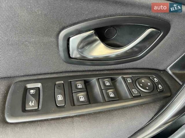 Синій Рено Латітьюд, об'ємом двигуна 2 л та пробігом 165 тис. км за 7999 $, фото 21 на Automoto.ua