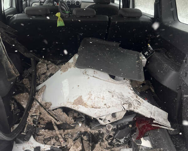 Белый Рено Лоджи, объемом двигателя 1.46 л и пробегом 156 тыс. км за 3500 $, фото 54 на Automoto.ua