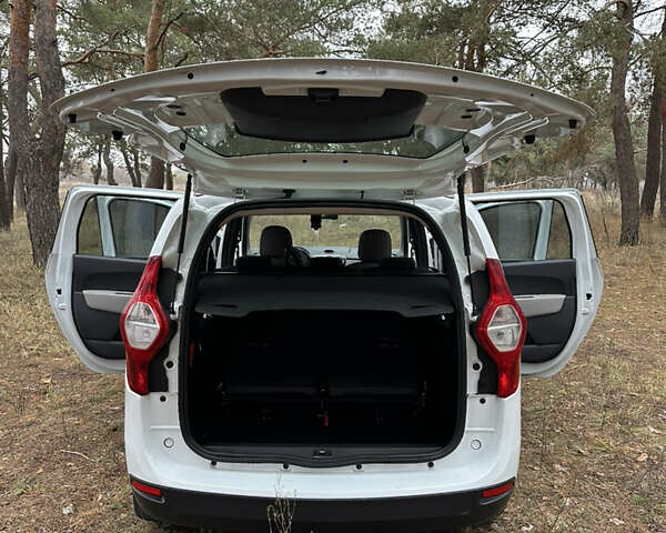 Белый Рено Лоджи, объемом двигателя 1.46 л и пробегом 49 тыс. км за 11000 $, фото 14 на Automoto.ua