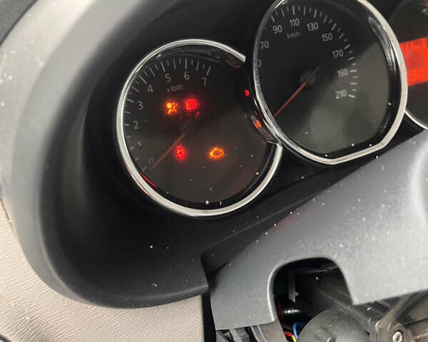 Белый Рено Лоджи, объемом двигателя 1.46 л и пробегом 156 тыс. км за 3500 $, фото 58 на Automoto.ua