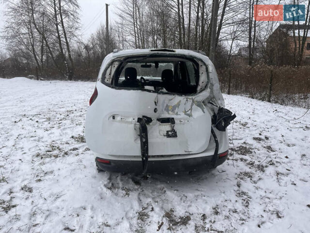 Белый Рено Лоджи, объемом двигателя 1.46 л и пробегом 156 тыс. км за 3500 $, фото 42 на Automoto.ua