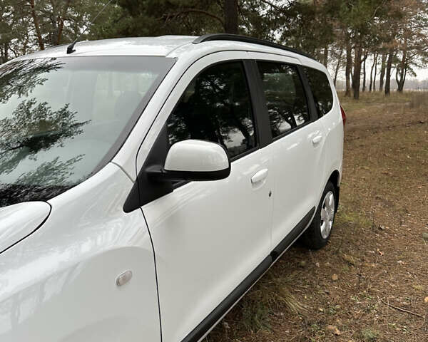 Белый Рено Лоджи, объемом двигателя 1.46 л и пробегом 49 тыс. км за 11000 $, фото 2 на Automoto.ua