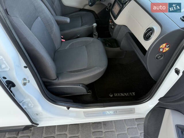 Білий Рено Лоджі, об'ємом двигуна 1.46 л та пробігом 180 тис. км за 8900 $, фото 70 на Automoto.ua