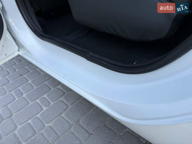 Білий Рено Лоджі, об'ємом двигуна 1.46 л та пробігом 180 тис. км за 8900 $, фото 44 на Automoto.ua