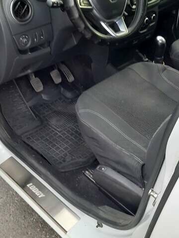 Белый Рено Лоджи, объемом двигателя 1.5 л и пробегом 170 тыс. км за 11700 $, фото 8 на Automoto.ua