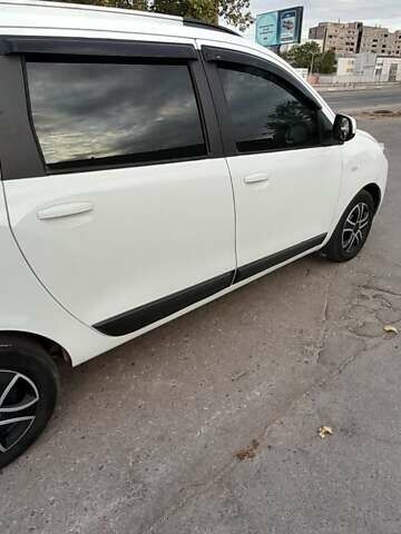 Белый Рено Лоджи, объемом двигателя 1.5 л и пробегом 170 тыс. км за 11700 $, фото 10 на Automoto.ua