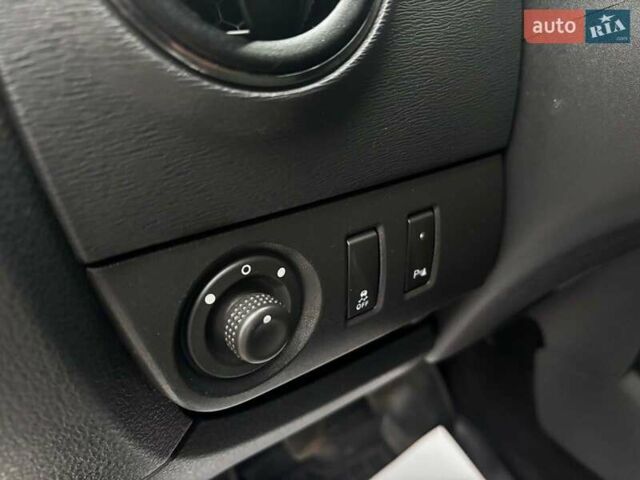 Белый Рено Лоджи, объемом двигателя 1.5 л и пробегом 178 тыс. км за 11490 $, фото 18 на Automoto.ua