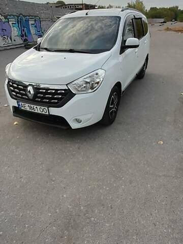 Белый Рено Лоджи, объемом двигателя 1.5 л и пробегом 170 тыс. км за 11700 $, фото 11 на Automoto.ua