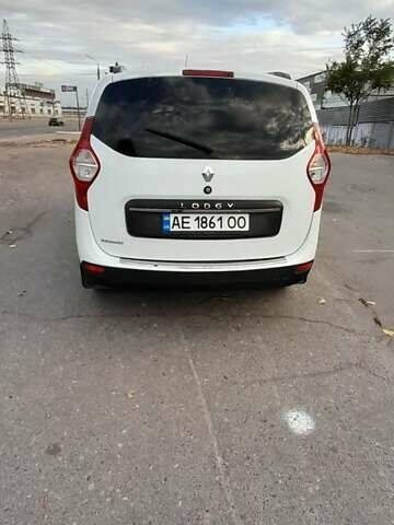 Белый Рено Лоджи, объемом двигателя 1.5 л и пробегом 170 тыс. км за 11700 $, фото 6 на Automoto.ua