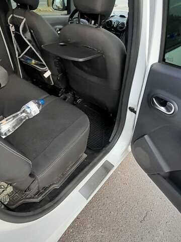 Белый Рено Лоджи, объемом двигателя 1.5 л и пробегом 170 тыс. км за 11700 $, фото 7 на Automoto.ua