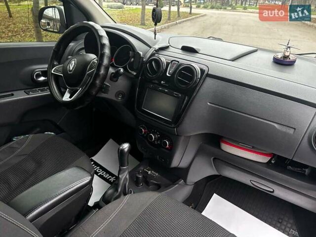 Белый Рено Лоджи, объемом двигателя 1.5 л и пробегом 178 тыс. км за 11490 $, фото 16 на Automoto.ua