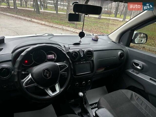 Белый Рено Лоджи, объемом двигателя 1.5 л и пробегом 178 тыс. км за 11490 $, фото 14 на Automoto.ua