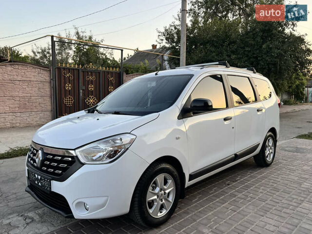 Белый Рено Лоджи, объемом двигателя 1.46 л и пробегом 74 тыс. км за 12900 $, фото 5 на Automoto.ua