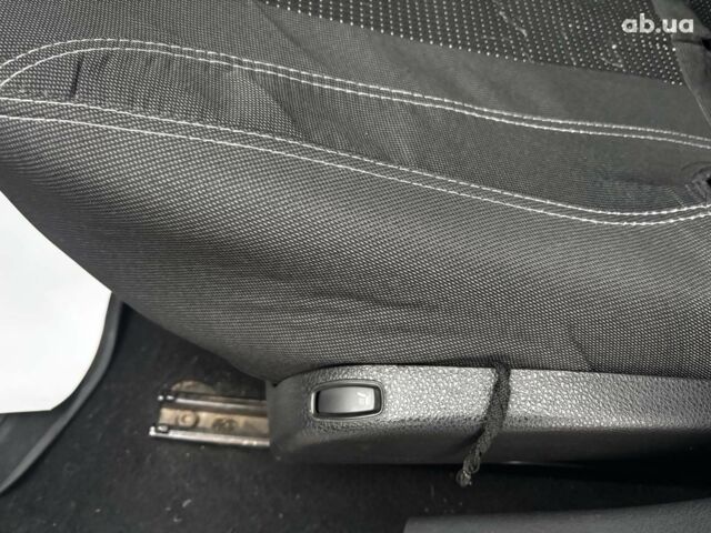 Белый Рено Лоджи, объемом двигателя 1.5 л и пробегом 178 тыс. км за 11490 $, фото 19 на Automoto.ua