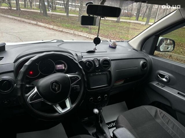 Белый Рено Лоджи, объемом двигателя 1.5 л и пробегом 178 тыс. км за 11490 $, фото 14 на Automoto.ua