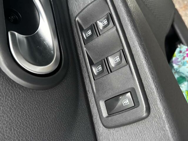 Белый Рено Лоджи, объемом двигателя 1.5 л и пробегом 178 тыс. км за 11490 $, фото 17 на Automoto.ua