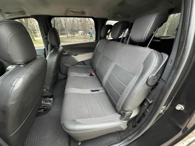 Черный Рено Лоджи, объемом двигателя 1.5 л и пробегом 305 тыс. км за 8350 $, фото 9 на Automoto.ua