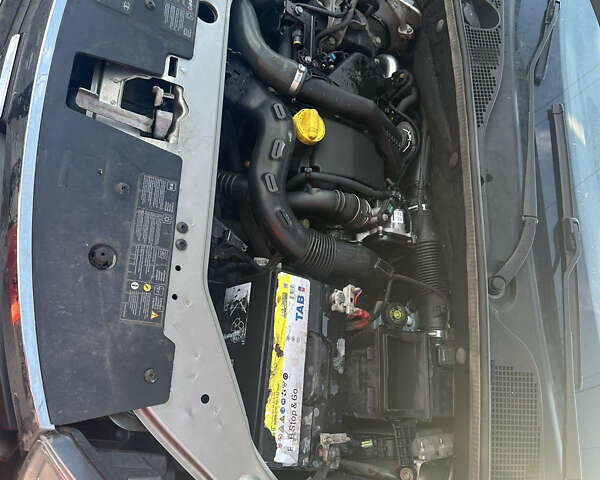 Серый Рено Лоджи, объемом двигателя 1.46 л и пробегом 300 тыс. км за 5200 $, фото 2 на Automoto.ua