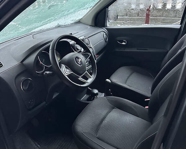 Сірий Рено Лоджі, об'ємом двигуна 1.46 л та пробігом 76 тис. км за 11000 $, фото 8 на Automoto.ua